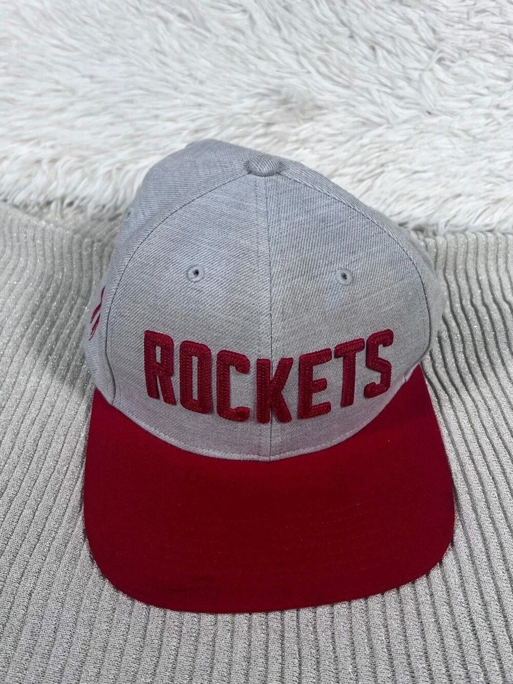 Houston Rockets Hat Cap Snap Back Mens One Size Red Gray NBA Basketball